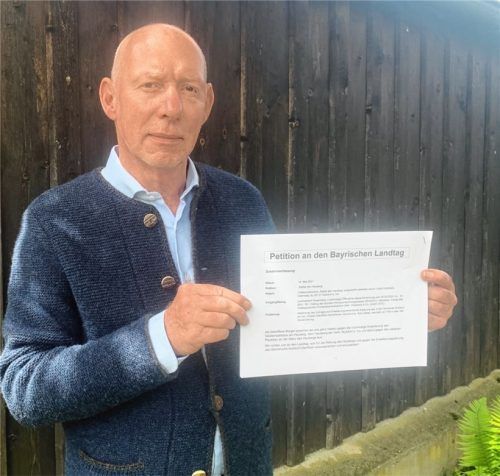 Uli Kottmann aus Nußdorf kämpft um den Heuberg. Jetzt hat er eine Petition an den Bayerischen Landtag eingereicht. Foto  Schmetterling S.Abel
