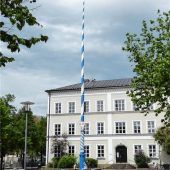 Neuer Maibaum für Kolbermoor
