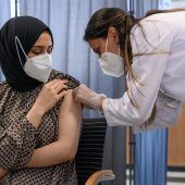 Asylhelfer wollen Impfskepsis abbauen