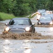 Unwetter legt Bahnverkehr lahm