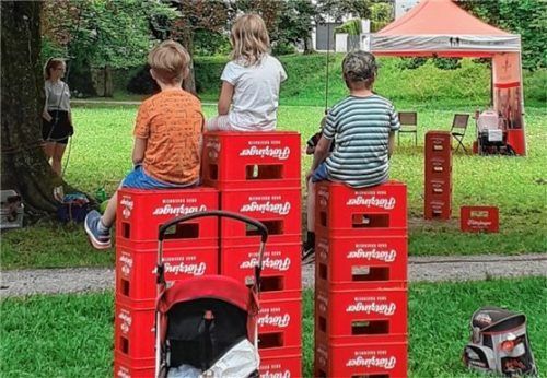 Abwechslungsreiche Aktivitäten, wie Bierkastenklettern, bietet das Programm des Sozialraumteams Nord.Foto re