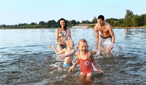 Badespaß im Lausitzer Seenland. Foto Tourismusverband Lausitzer Seenland, Nada Quenzel