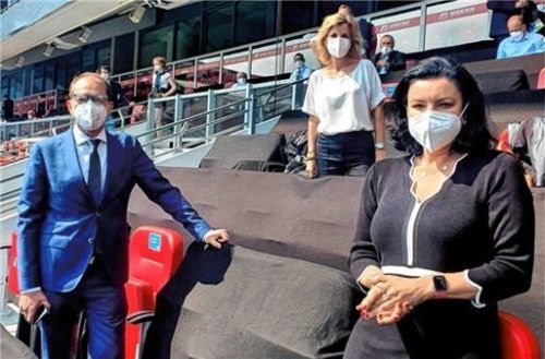 Bei der Aufstellungsversammlung in Nürnberg: Landesgruppenvorsitzender Alexander Dobrindt, Bundestagsabgeordnete Daniela Ludwig und Digitalministerin Dorothee Bär (von links).Foto re