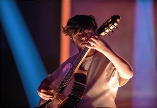 Benno Panhans (13) spielt schon lange Gitarre. Und er ist echt gut darin. Preise hat er jedenfalls schon einige gewonnen. Foto privat