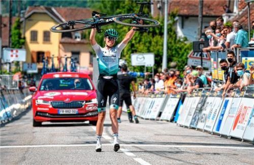 Cian Uijtdebroeks siegte mit 4:46 Minuten Vorsprung vor seinem Teamkollegen Luis-Joe Lührs.Foto William CANNARELLA