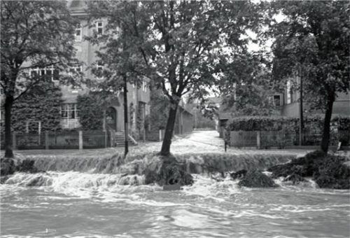 Das große Hochwasser im Jahr 1940 setzte auch die Kolbermoorer Innenstadt unter Wasser.