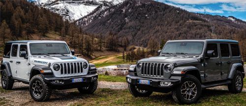 Der Fahrer des Jeep Wrangler Unlimited 4xe kann den Hybrid-Antriebsstrang optimal für jede Fahrt konfigurieren, sei es für die täglichen Pendlerfahrten im rein elektrischen Betrieb, für eine Nacht in der Stadt oder für eine fast lautlose Erkundung der Natur im Gelände. Fotos Jeep