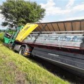 Lkw kippt um