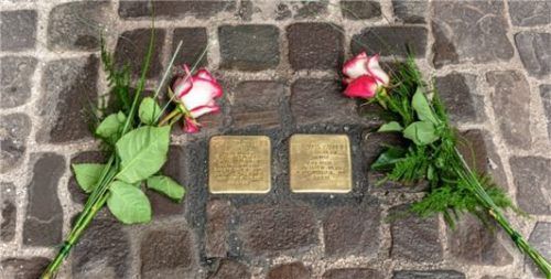 Die Kolbermoorer Stolpersteine erinnern an das italienische Zwangsarbeiterpaar Fernanda und Fortunato Zanobini.
