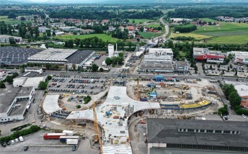 Die riesige Baustelle zwischen Rosenheim und Kolbermoor aus der Vogelperspektive.