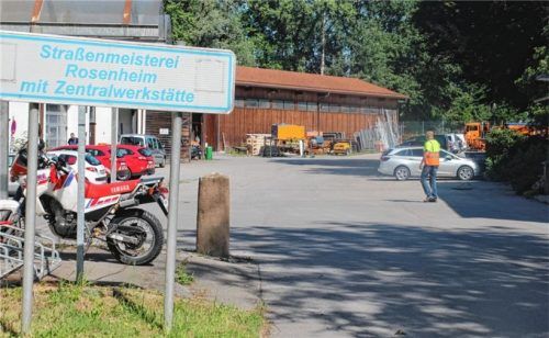 Die Straßenmeisterei des Staatlichen Bauamtes, die sich derzeit noch in Rosenheimbefindet, soll nach Schechen umgesiedelt werden. FotoHadersbeck