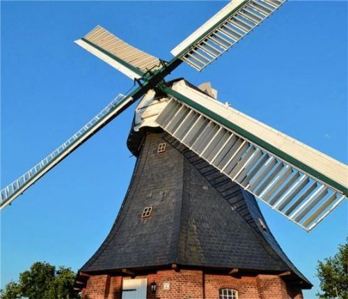 Einige Windmühlen im Binnenland der Ostseeküste Schleswig-Holsteins sind in Betrieb. Foto djd/Tourismusverband Probstei e. V.