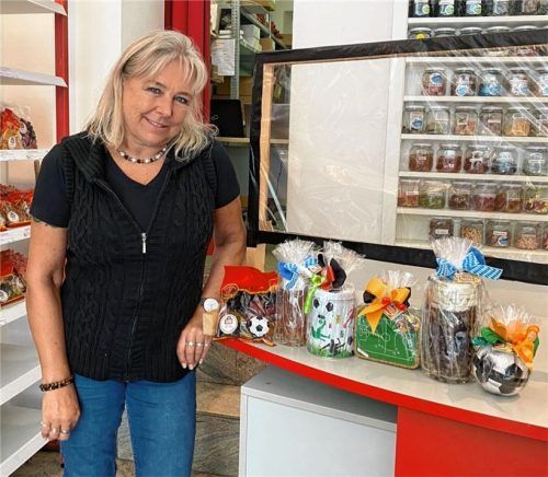 Fußball-Gummibärchen zur EM gibt es bei Karen Tiller im „Bears & Friends“. Foto Trautmann