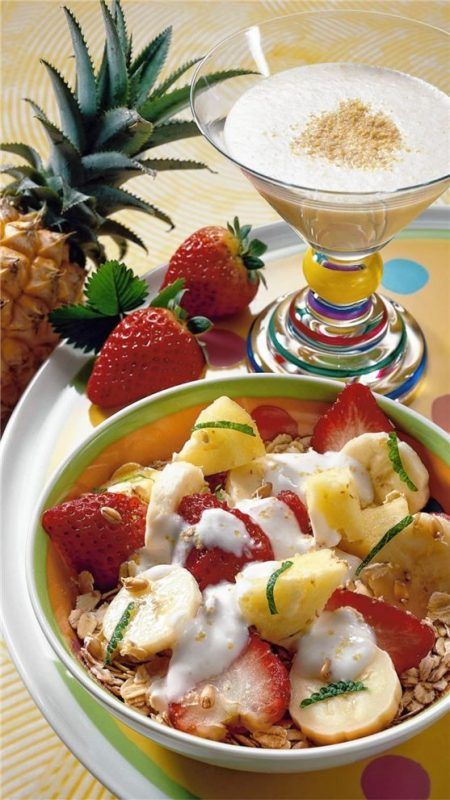 Guter Start in den Tag: Weizenkeim-Müsli mit Erdbeeren. Foto  Wirths PR