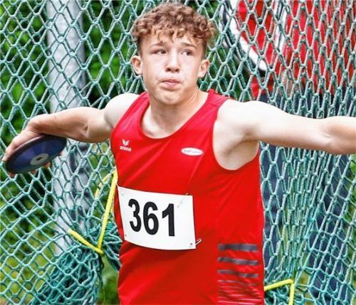 Jakob Obermayer vom TSV Wasserburg sammelte zwei Podestplätze im Diskuswurf der Jugend U16 und im Hammerwurf. Foto Ludwig Stuffer