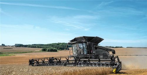 Mähdrescher mit einer Arbeitsbreite von 13,70 Metern sind durch die Zusammenarbeit zwischen Fendt und Geringhoff möglich.