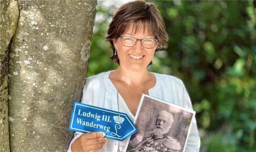 Martina Stoib hat sich eine neue Themenwanderung zur Flucht Ludwig III. und seiner Familie in den Chiemgau ausgedacht.Foto H.Reiter