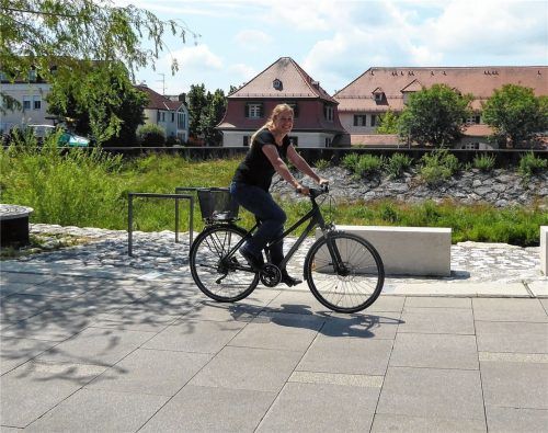 Mehr Leute aufs Rad bringen: Kolbermoors Mobilitätsmanagerin Veronika Winkler zieht eine erste Zwischenbilanz zum Radentscheid. Foto Riediger