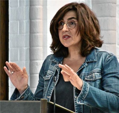 Monika Hauser-Mair ging auch darauf ein, was Kunst für die Gesellschaft leistet. Foto Schlecker