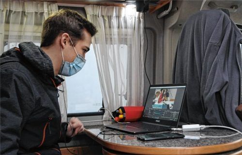 Norman Spaeth, Abiturient am Ignaz-Günther-Gymnasium Rosenheim, funkt mit einem Forschungsteam auf der Antarktis. Bei dem Schulprojekt hat er sich um die Technik gekümmert.Foto Wögerbauer.