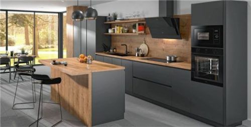 Vom Backofen bis zur Dunstabzugshaube – Designlinie in Schwarz. Foto Oranier Küchentechnik
