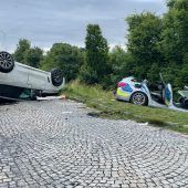 Polizeiauto gerammt