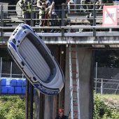 Verunglückte Frau wollte stehlen Schlauchbootfahrer aus Isar gerettet E-Bike-Fahrerin kollidiert mit Reh