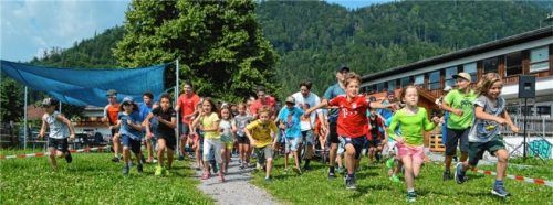 Auf die Plätze, fertig, los: 70 Kinder legten sich für den Zirkus Boldini ins Zeug, mit dem sie schon viele gemeinsame Projekte verwirklicht haben.Foto re