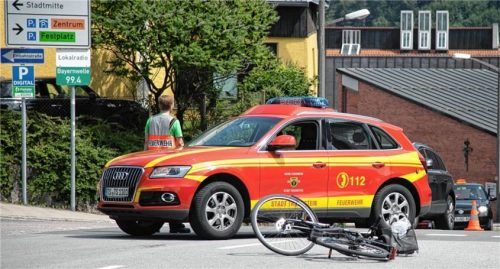Beim Zusammenstoß mit einem Auto hatte sich der Fahrer dieses Pedelecs schwere Verletzungen zugezogen. Foto Lamminger