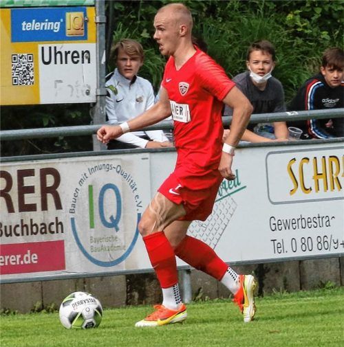 Buchbachs Thomas Winklbauer erzielte in Illertissen das Tor des Tages. Foto Michael Buchholz