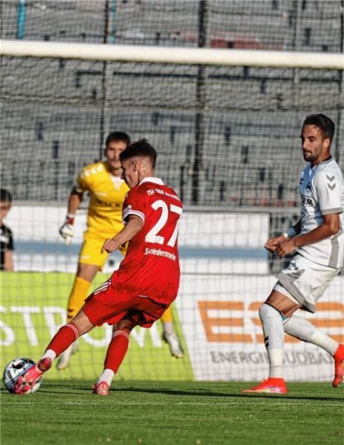 Chance für 1860 durch Nico Schiedermeier. Foto cb