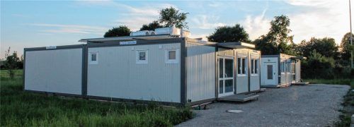 Die Container für den provisorischen Kindergarten im Tannenweg stehen schon.Fotos Heinz