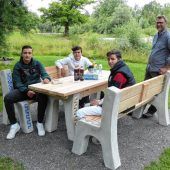 Neue Bänke und Tische für Kolbermoor