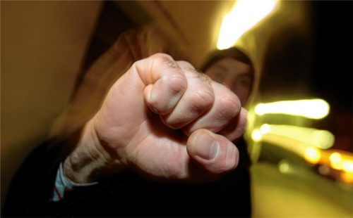 Ein Gewaltausbruch gegenüber einem 33-jährigen Kroaten hat einen Italiener (32) jetzt ins Gefängnis gebracht. Foto dpa