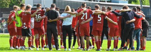 Es geht nur gemeinsam: Die Sechziger-Fußballer, hier nach dem Spiel in Fürth, bestreiten nun ihr erstes Saison-Heimspiel. Foto sportfoto Zink