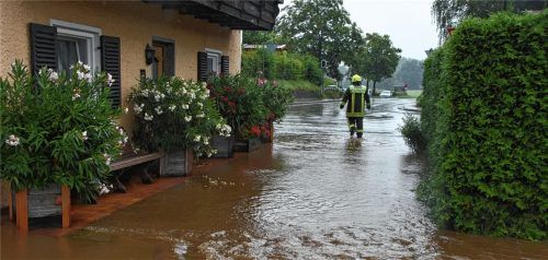 Im August 2020 standen in Kirchdorf etliche Keller unter Wasser. Insbesondere die Häuser an der Kufsteiner Straße und am Brunellenweg waren betroffen. Fotos Ruprecht