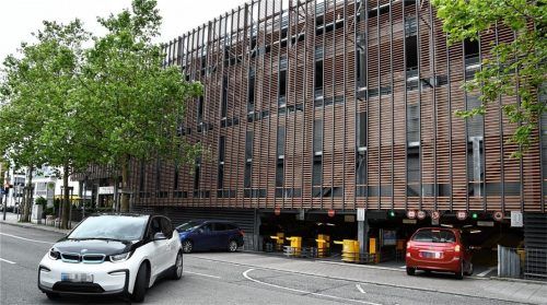 Kostenfreies Parken: Auch im P4 können Autofahrer ihr Fahrzeug an acht Wochenenden gebührenfrei abstellen. Das Angebot startet morgen, Samstag.Foto Schlecker