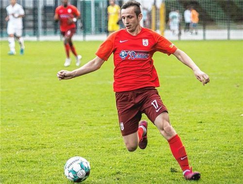 Marko Dukic, der Landesliga-Goalgetter der vergangenen Saison, trifft in seinem ersten Punktspiel für den TSV Wasserburg gleich auf den Landesliga-Meister.Foto John Cater