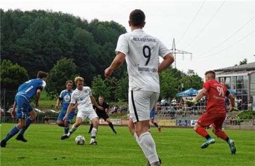 Matthias Vital traf zum zwischenzeitlichen 1:1-Ausgleich gegen Bad Endorf. Foto  Walter Semerad