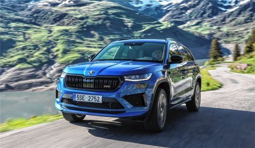 Optisch präsentiert sich der überarbeitete Kodiaq markanter. Die Frontpartie trägt einen Hexagonal-Kühlergrill mit nach oben abgeflachten Kanten. Foto Auto-Medienportal.Net/Skoda
