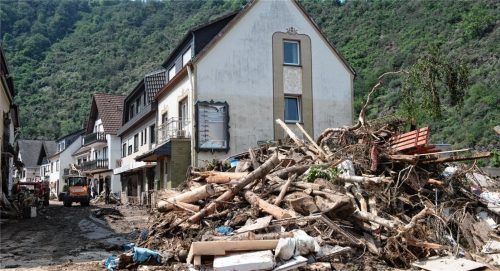 Wie hier in Altenahr hat die Hochwasserkatastrophe an vielen Orten tiefe Spuren hinterlassen. Und nicht nur bei unseren Lesern treibt sie die Debatte um den Klimawandel und die Reaktionen darauf an.Foto dpa