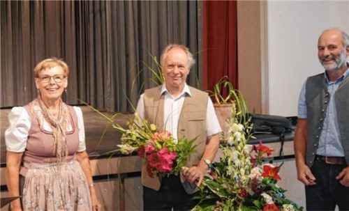 Willkommen und Abschied: die scheidende Vorsitzende Franziska Kröll und der scheidende Geschäftsführer Christian Steinbichler (Mitte) mit dem neuen Vorsitzenden Rainer Steidle.