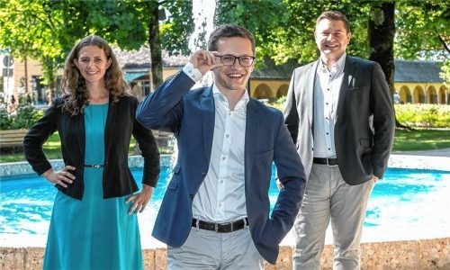 Wollen mit neuen Impulsen und Netzwerk-Formaten junge Unternehmer, Selbstständige und Angestellte aus dem Chiemgau ansprechen: die neugewählte Vorstandschaft der Wirtschaftsjunioren Traunstein mit (von links) Christina Scheck, Bernhard Siglbauer und Christian Baumgartner. Foto eff