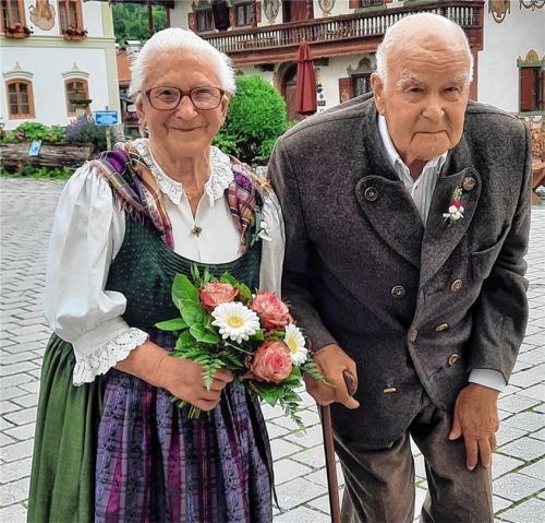 1961 heirateten Anna und Michael Huber. Sie freuen sich heute über sechs Kinder und 14 Enkelkinder. Foto re