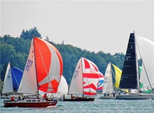 70 Boote starteten beim Weitsee-Rennerts des WV Fraueninsel. Foto Niessen