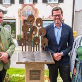 Ein Denkmal für Enoch zu Guttenberg