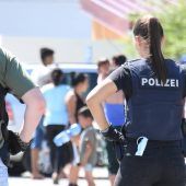 Großfamilie greift Polizeiinspektion an