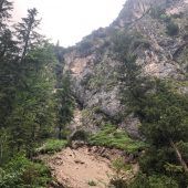 Beliebter Klettersteig von Muren zerstört