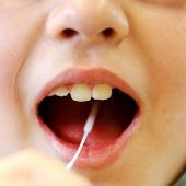 Lolli-Tests für Grundschüler kommen im September