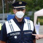 Pferd auf der Autobahn  Totes Baby: Mutter schweigt vor Gericht Lkw-Fahrer fährt 22 Stunden am Stück Neue Westen für Bayerns Polizei Betrunken im  40-Tonner unterwegs